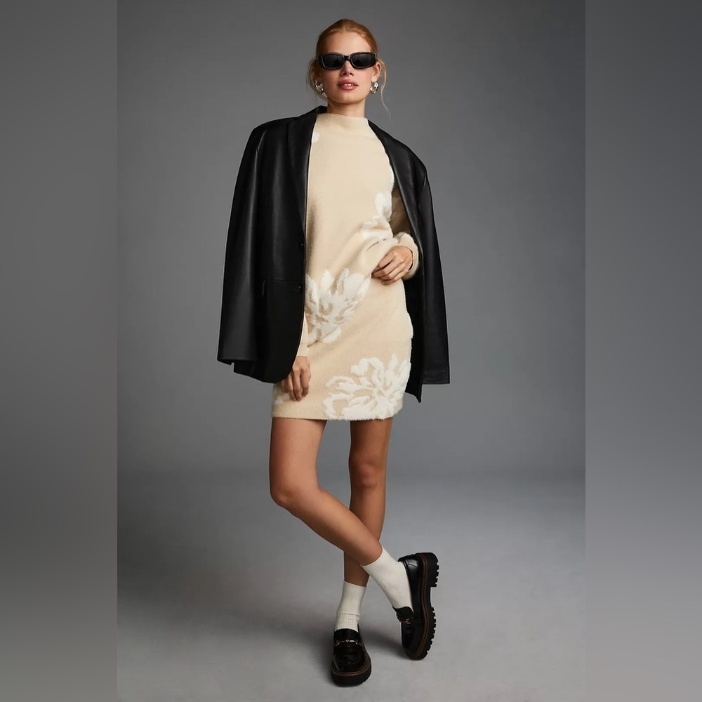 By ANTHROPOLOGIE Sweater Mini Skirt Cream Knit Cozy Soft Flowers M Casual Party